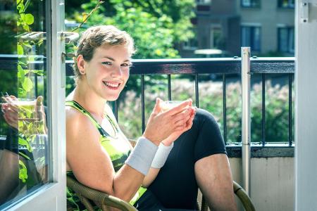 Koffein kann nicht nur den nötigen Energiekick für das Training verschaffen - es soll auch die Leistung verbessern. Damit fä...