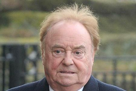 Er wurde durch die Fußballhymne 