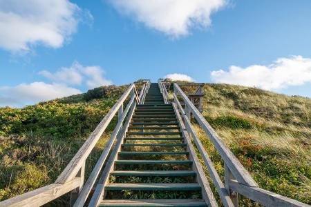 Zwischen Feldern, Wäldern, Wiesen, Mooren und natürlich dem Meer ist allerhand Abwechslung im nördlichen Bundesland Schleswi... Zwischen Feldern, Wäldern, Wiesen, Mooren und natürlich dem Meer ist allerhand Abwechslung im nördlichen Bundesland Schleswi...