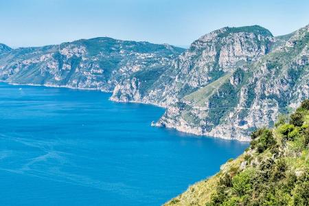 Am westlichen Ende der Bucht von Salerno befindet sich die weltberühmte Insel Capri. Der Blick auf die Insel ist kaum zu top...