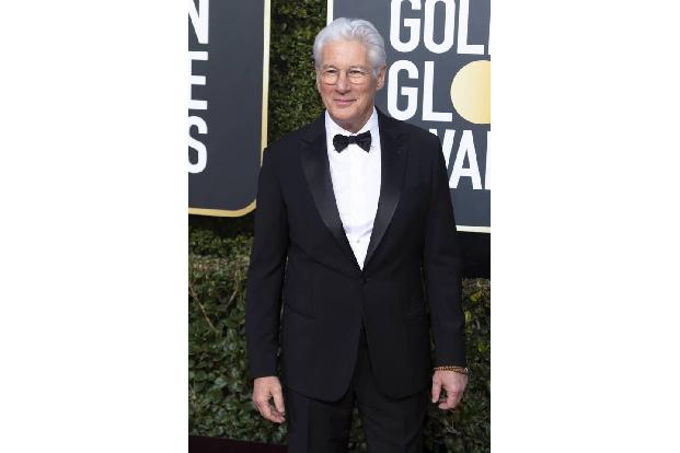 Den selben Preis erhielt übrigens auch Richard Gere ein paar Jahre zuvor. Ein Reporter hatte ihn nach seiner sexuellen Orien...