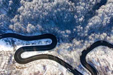 Autofahrer sollten ihre Winterreifen aufziehen, bevor sie sich in Schnee und Eis wiederfinden.