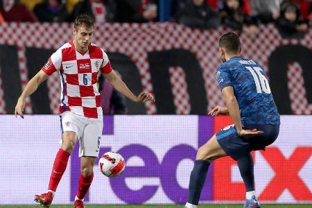 Gab sein Debüt für das kroatische Nationalteam und durfte gleich zweimal von Beginn an ran. Spielte gegen Zypern (3:0) durch...