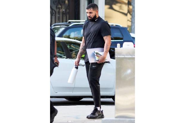 Drake kommt in der Regel cool rüber, doch eine Frau ließ ihn all das vergessen. Als der Rapper 2016 bei den Video Music Awar...