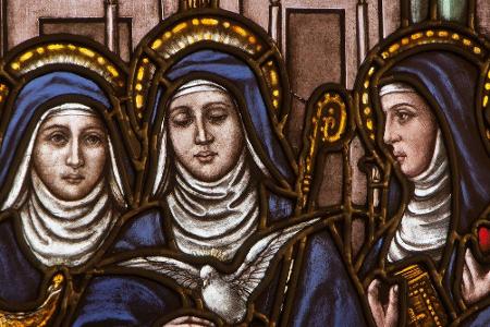 Das Kloster steht in der Nachfolge der von der heiligen Hildegard von Bingen gegründeten Klöster Rupertsberg und Eibingen.