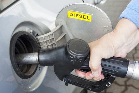 Dieselkosten weist das Wirtschaftsministerium mit 6,55 Euro pro 100 Kilometern bei Klein- und Kompaktwagen aus, in der Großw...