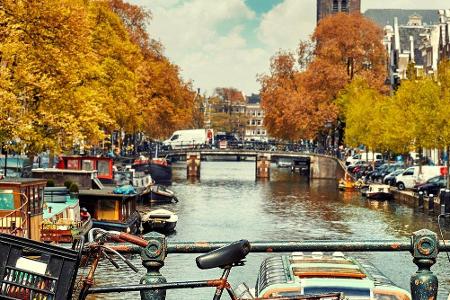 Der Herbst ist da und aufgrund der milden Temperaturen ist ein Städtetrip zu dieser Jahreszeit sehr beliebt. Diese Orte in E... Der Herbst ist da und aufgrund der milden Temperaturen ist ein Städtetrip zu dieser Jahreszeit sehr beliebt. Diese Orte in E...