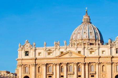 Normalerweise muss man stundenlang vor den Sehenswürdigkeiten Roms anstehen. Denn der Vatikan, das Forum Romanum oder das K...
