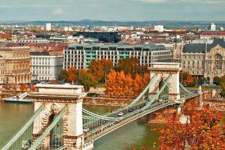 Die ungarische Hauptstadt Budapest hat einiges zu bieten. Wie wäre es mit einer Bootsfahrt auf der Donau? Bei schlechtem Wet...