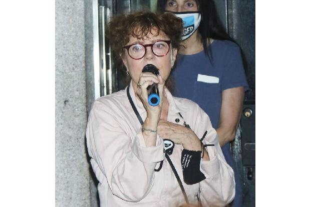 Auch Susan Sarandon schaut wohl heutzutage etwas genauer hin, bevor sie ins Wasser geht. Die Schauspielerin hatte sich mit e...