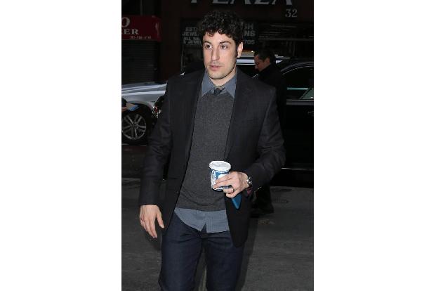 Schauspieler Jason Biggs ist ja bekannt dafür, dass er sich mit Filmen wie 'American Pie' gern zum Affen macht. Doch als er ...
