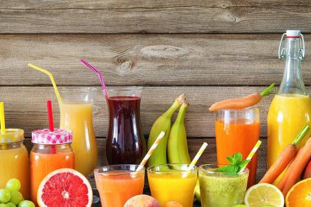 Smoothies und Fruchtsäfte: Diese enthalten oft viel zu viel Zucker - ein Killer für den Metabolismus. Wenn das Glukoselevel ...