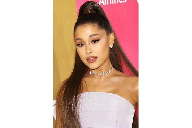 Arianas Ex-Verlobter Pete Davidson goss Öl aufs Feuer, als der Comedian über seine Verflossene herzog, die auf einem 'Vogue'...