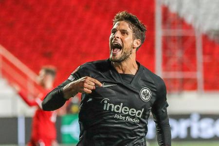 Der Portugiese kehrte nach Ende seiner Leihe zu Eintracht Frankfurt zurück. Dort kam er bislang kaum zum Zug, sorgte dennoch...
