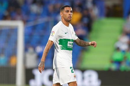 Der Spanier liebäugelte zu Krisenzeiten offen mit einer Rückkehr nach Spanien. Schalke löste den Vertrag des 28-Jährigen auf...
