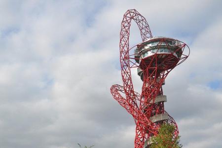 Der Osten Londons und der Olympia-Park brauchten 2008 dringend eine neue Sehenswürdigkeit. Also wurde ein Design-Wettbewerb ...