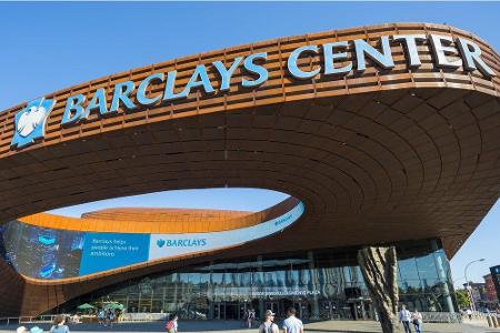 Make architecture great again! Das Barclays Center, eine Multifunktionsarena im New Yorker Stadtteil Brooklyn, ist unter and...