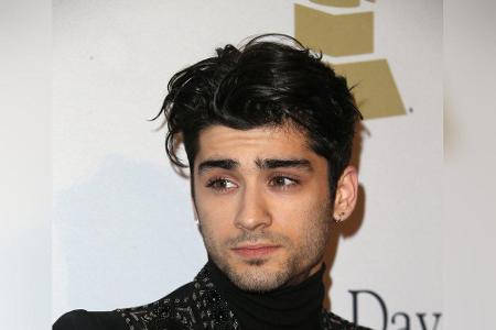 Fans von One Direction waren am Boden zerstört, als Zayn Malik die Boyband verließ. Schuld an seinem Ausstieg waren Aliens! ...