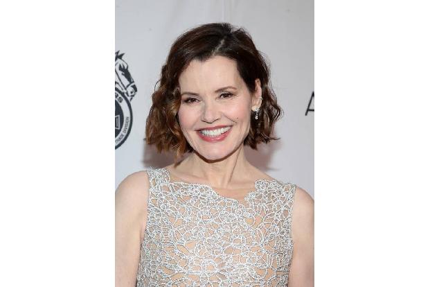 Geena Davis legte sich 1997 im Alter von 41 Bogenschießen als neues Hobby zu. Nur zwei Jahre später war sie so gut, dass sie...