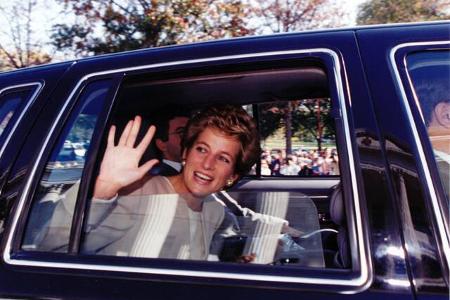 Allerdings war auch Diana nicht treu: Ihre Beziehung zu Major James Hewitt während ihrer Ehe wurde publik. Prinz Charles hat...