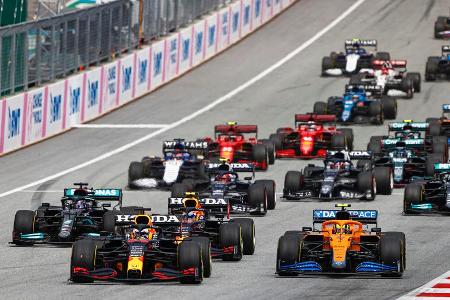 Punkte für zu schnelles Fahren müssen die Stars der Formel 1 auf den GP-Kursen dieser Welt nicht fürchten, dennoch ziehen et... Punkte für zu schnelles Fahren müssen die Stars der Formel 1 auf den GP-Kursen dieser Welt nicht fürchten, dennoch ziehen et...