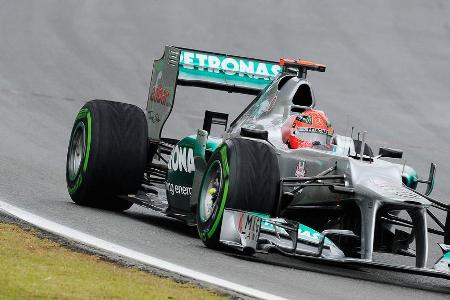 2012 war eine einzige Achterbahnfahrt für die Silberpfeile. Rosberg holt in China den ersten Sieg nach dem Comeback und wird...