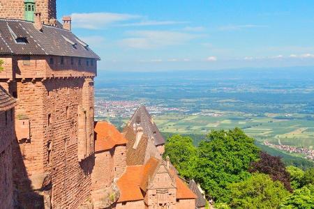 Burgliebhaber kommen im Elsass voll auf ihre Kosten. Zu den meistbesuchten gehört die Hohkönigsburg bei Orschwiller. Diese s...