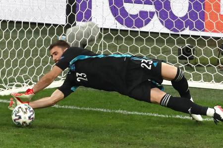 Parierte im Elfmeterschießen gegen Fabian Schär und Manuel Akanji und ebnete Spanien somit den Weg ins EM-Halbfinale. Machte...