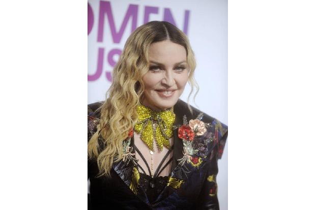 Bei Madonna (62) fragen sich viele wohl eher, ob sie jemals einen Partner hatte, der älter als sie war – ihr erster Ehemann ...