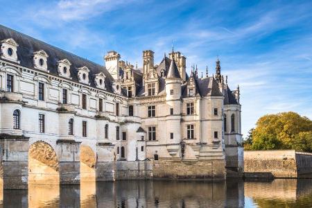 Ebenfalls von Wasser umgeben ist Chenonceau. Es wird auch 