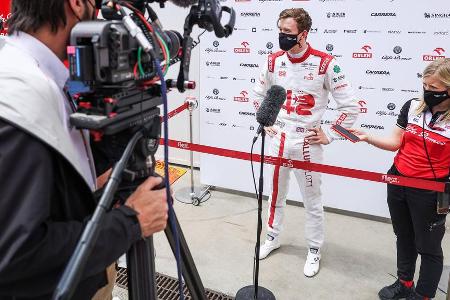 Callum Ilott macht sich Hoffnungen auf eins der beiden Alfa-Cockpits. Der Brite stand schon vor der Saison auf der Haas-Shor...