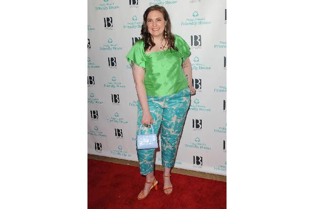 Lena Dunham heiratete am Wochenende in einer kleinen, geheimen Zeremonie ihren Freund, den peruanisch-britischen Musiker Lui... Lena Dunham heiratete am Wochenende in einer kleinen, geheimen Zeremonie ihren Freund, den peruanisch-britischen Musiker Lui...