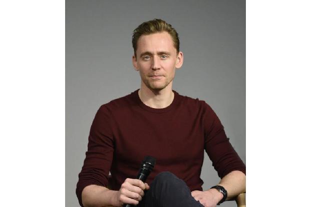 …Ex-Freund Tom Hiddleston war dabei, als sein bester Freund Benedict Cumberbatch 2015 die Herzen aller 'Cumberbitches' brach...