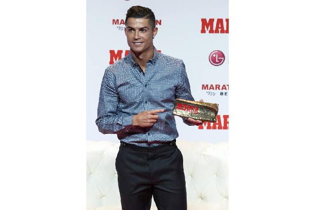Edel-Fußballer wirbt für edle Produkte: Cristiano Ronaldo ist als CR7 — ähnlich wie David Beckham — ebenfalls eine Marke für...
