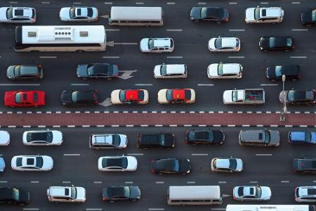 Wenn der Verkehr stockt, gelten auf deutschen Autobahnen eindeutige Regeln. Wenn der Verkehr stockt, gelten auf deutschen Autobahnen eindeutige Regeln.