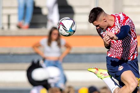 RB Salzburg hat neben Karim Adeyemi ein weiteres Sturmtalent in den eigenen Reihen. Benjamin Sesko erinnert mit seiner Spiel...