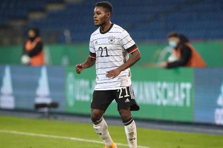 Der U21-Europameister vom VfL Wolfsburg hat nach Infos von 'Sport Bild' bereits eine Anfrage des FCB für einen Wechsel im So...