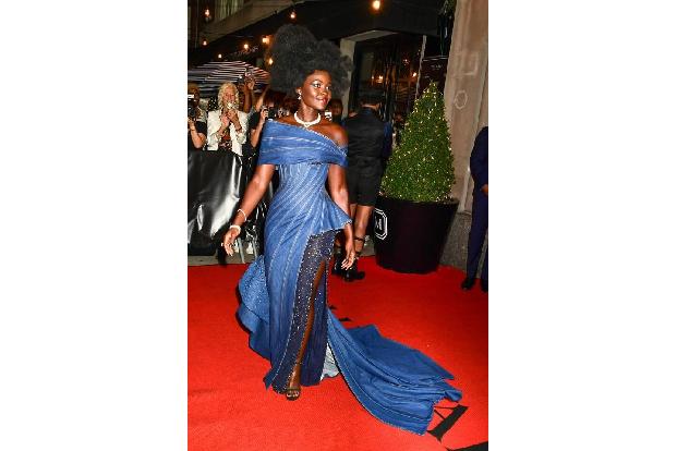 Lupita Nyong’o übte ebenfalls noch das Posieren mit ihrer Schleppe, ein Problem, welches auch Deutschlands...