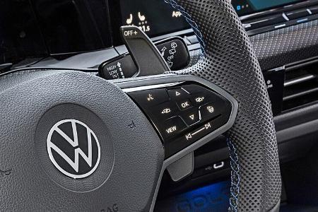 VW Golf R Variant