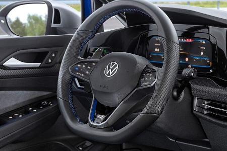 VW Golf R Variant