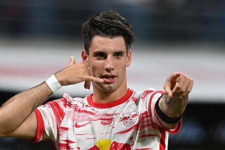 Deutete seine Qualitäten am Ball durchaus an und verschaffte sich mit schnellen Bewegungen immer wieder den nötigen Raum. Do...