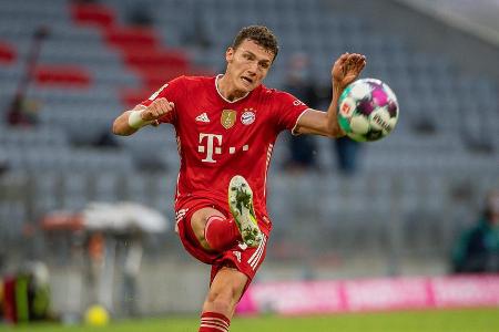 Stand erstmals in dieser Saison für den Rekordmeister auf dem Platz. Konnte defensiv nicht jeden Vorstoß von Angelino unterb...