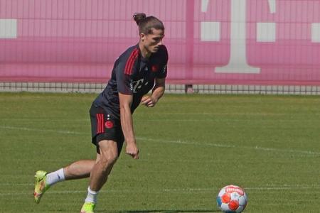 Gab ausgerechnet an der alten Wirkungsstätte sein Debüt für den FC Bayern. Hatte Schwierigkeiten, in die Partie zu finden un...