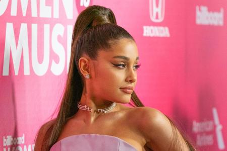 Wenig experimentierfreudig zeigt sich Sängerin Ariana Grande. Warum auch? Mit ihrem hohen, straffen Pferdeschwanz hat sie de...