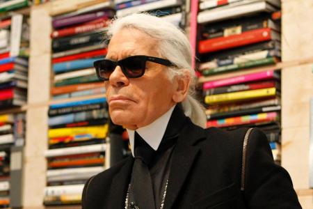 Ein Mann mit Stil: Modeschöpfer Karl Lagerfeld hat den schneeweißen Pferdeschwanz über die Jahre zu seinem Markenzeichen rei...