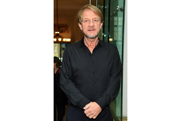 Ein richtiges Biopic ist Sönke Wortmanns moderner Klassiker 'Das Wunder von Bern' nicht, denn im Mittelpunkt steht eine fikt...