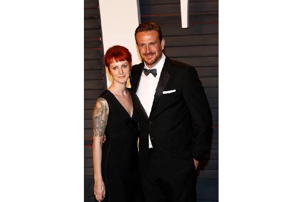 Nach sieben Jahre Beziehung haben Schauspieler Jason Segel und seine Freundin Alexis Mixter miteinander Schluss gemacht. Sie... Nach sieben Jahre Beziehung haben Schauspieler Jason Segel und seine Freundin Alexis Mixter miteinander Schluss gemacht. Sie...