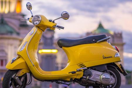 Die Vespa LX kam 2005 auf den Markt und fand große Fußstapfen der ET-Reihe vor, die sich mehr als 460.000 Mal verkauft hatte.