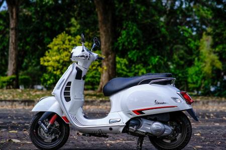 Besonders viel Power hat die Vespa GTS 300 Super. Das 2008er Modell hat einen der bis heute stärksten 50-Kubik-Zweitaktmotor...