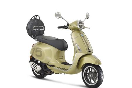 Auch zum 75. Jubiläum 2021 erscheint eine Reihe von Vespa-Sondermodellen der GTS und Primavera. Wer eines möchte, muss sich ...